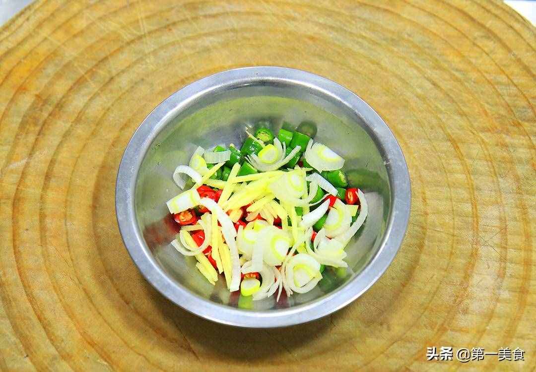 黄豆芽和豆腐搭配居然这么好吃，掌握这个做法，香辣入味又下饭