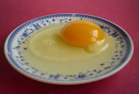 白醋泡鸡蛋有什么好处 白醋泡鸡蛋的正确方法
