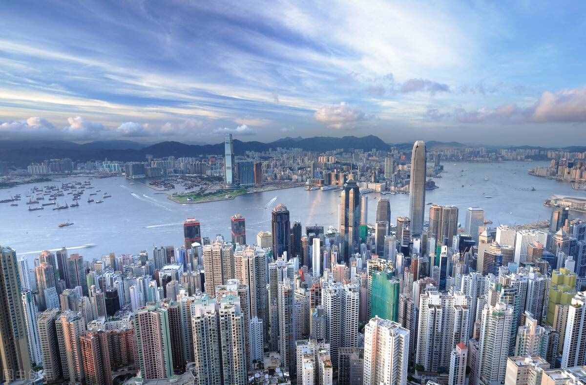 香港最新GDP出炉，却被重庆一举反超，在国内能排名第几？