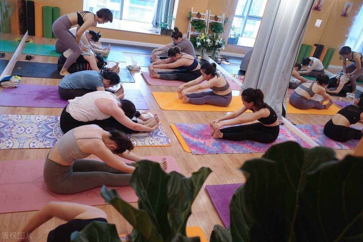 如何成为一名瑜伽老师，慎重入行，十五年瑜伽人整理的入行指导