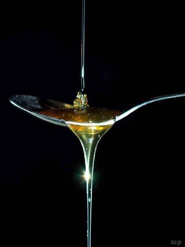 柠檬水加蜂蜜的功效？蜂蜜和柠檬一起喝有什么作用？