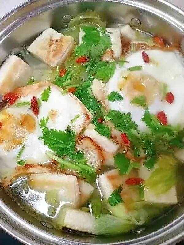 《清淡爽口的蔬菜豆腐汤》
