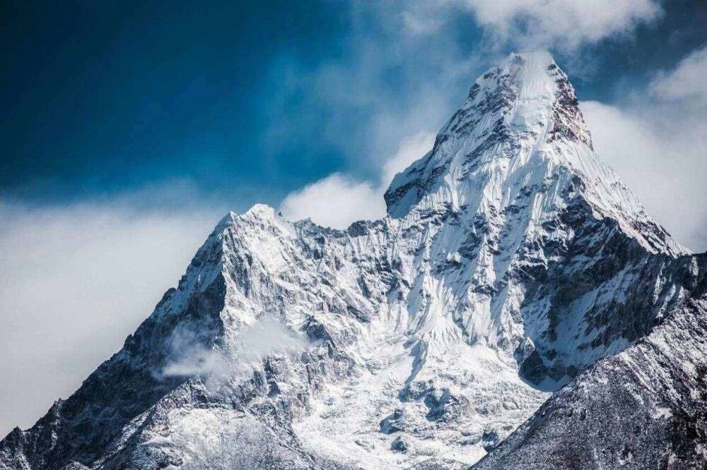 常言道“三山五岳”，后者世人皆知，三山究竟是哪三座山？