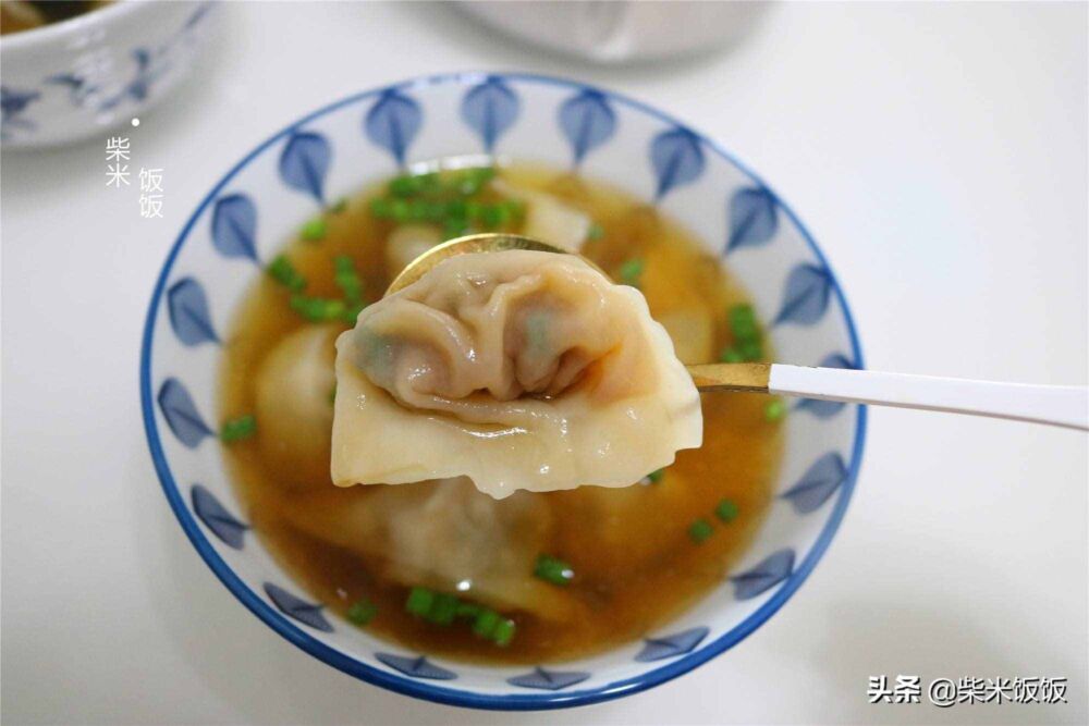 馄饨的家常做法，从擀皮到调馅全教你，汤鲜肉香，太好吃了