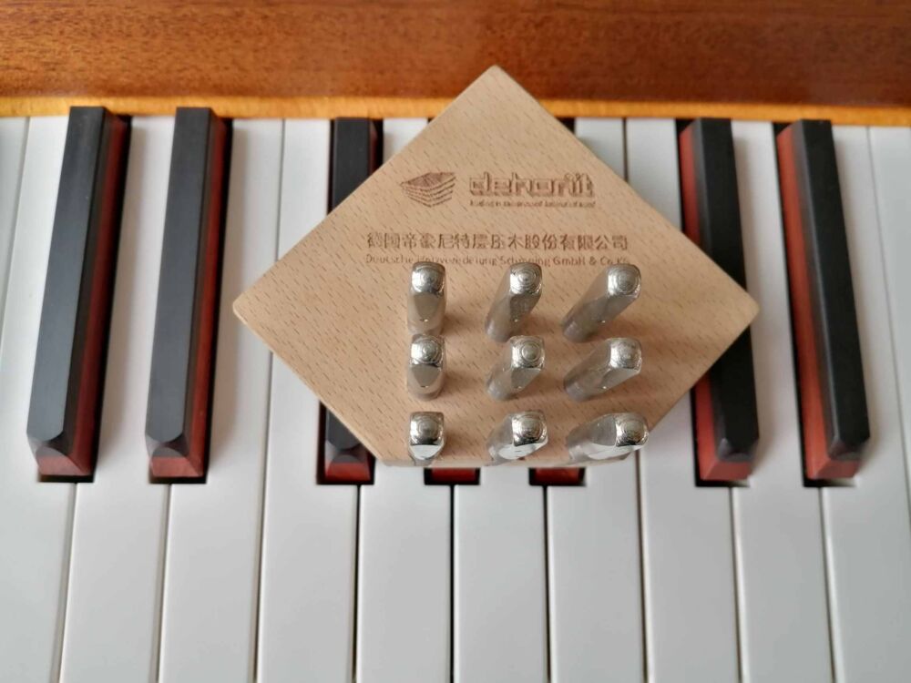 钢琴部件材质科普，温格钢琴的弦轴板