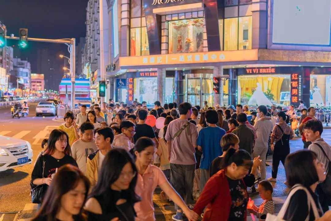 图赏丨灯火辉煌 夜色下的莆田街头