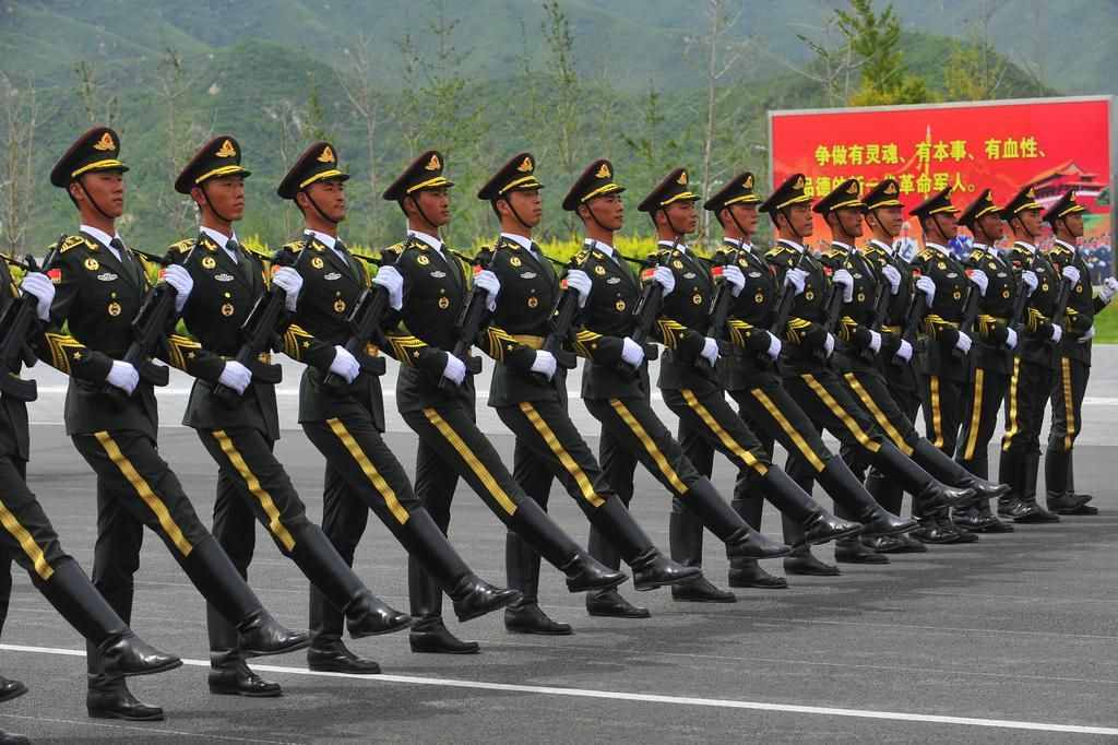为何中国仪仗兵身高必须高于1.8m？