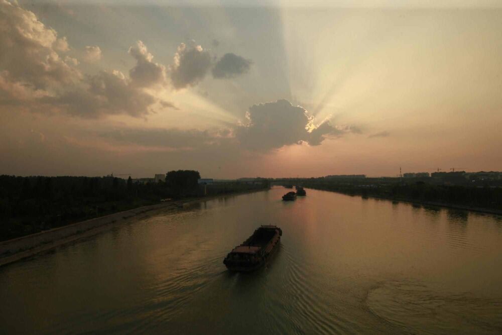 京杭运河总共开凿了多少年？近2000年时间跨度，不亚于长城的规模