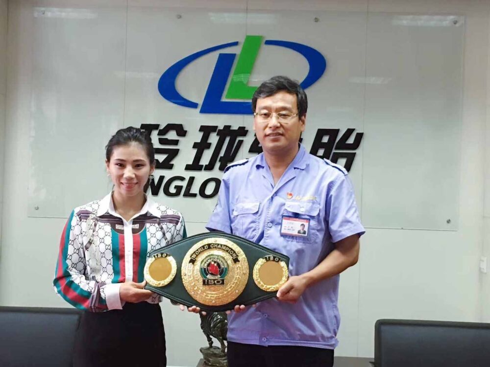  泰国女性拳手比赛视频 泰国女拳王对决视频