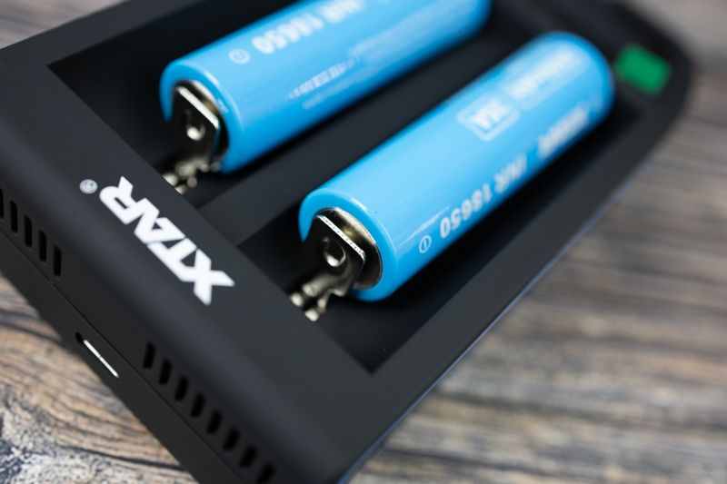 全网最快充电器，30分钟充满2600mAh电池！开箱XTAR ST2充电器