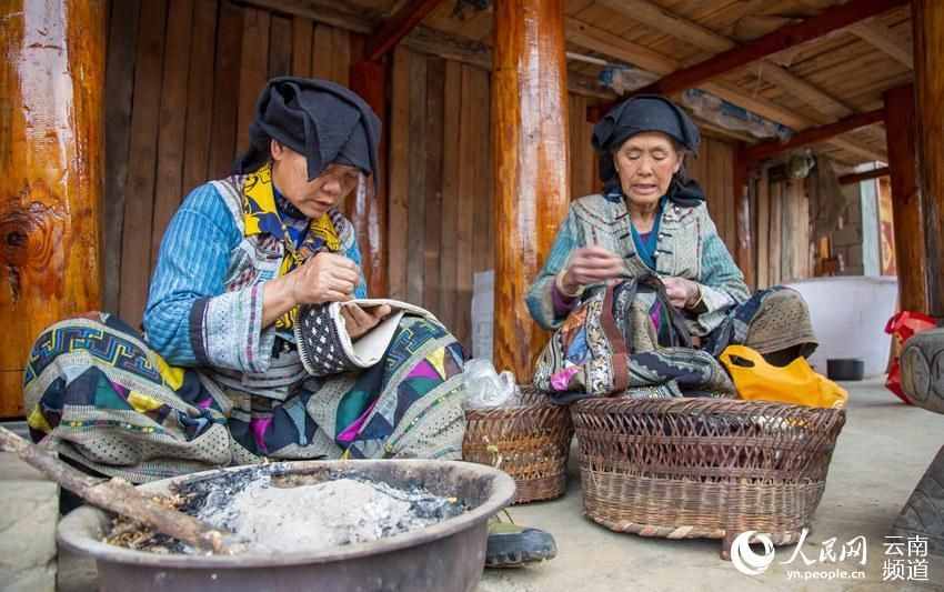 蜡染是哪个民族的特色（蜡染是哪个民族特有的）