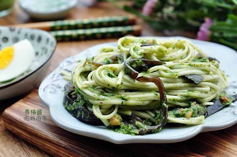 香椿的吃法12种，炒蛋拌豆腐，做包子馅饼，早餐酱早餐卷都有