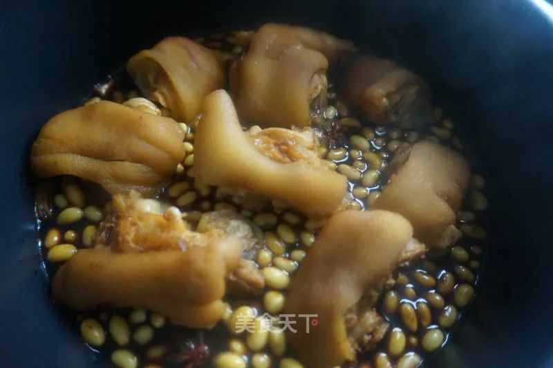 黄豆炖猪蹄：Q弹软糯，香而不腻，太解馋了