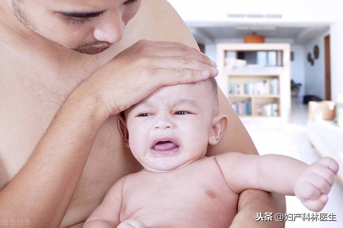 宝宝发烧如何物理降温？林医生教您如何正确应对小儿发热下