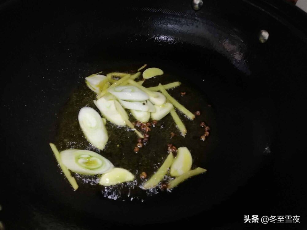 教你黄花鱼家常做法，颜色好，味道香，鱼还不碎