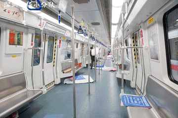 开往深圳的表白地铁！