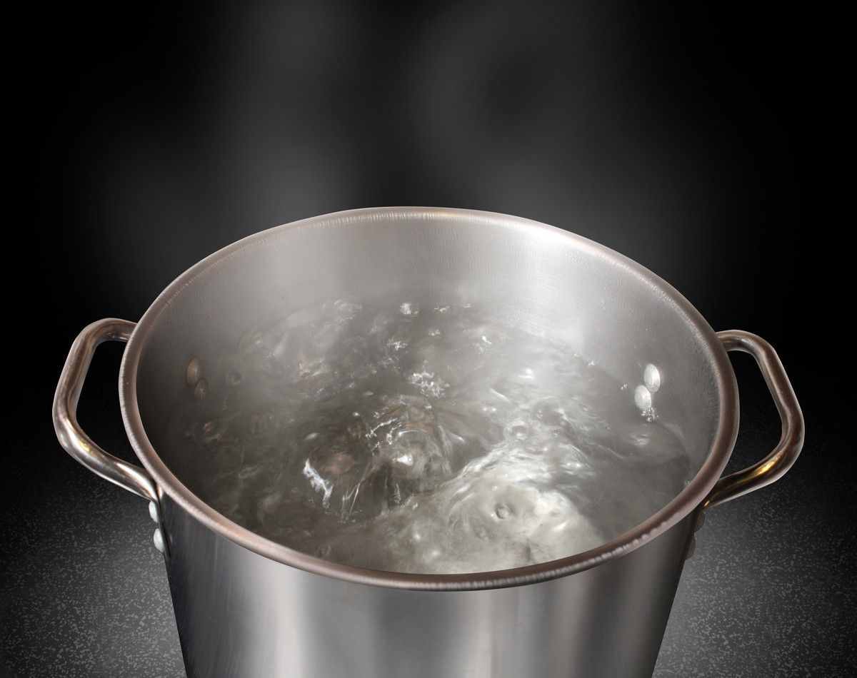 水的沸点是由什么决定的，可以把水加热到100度以上吗？