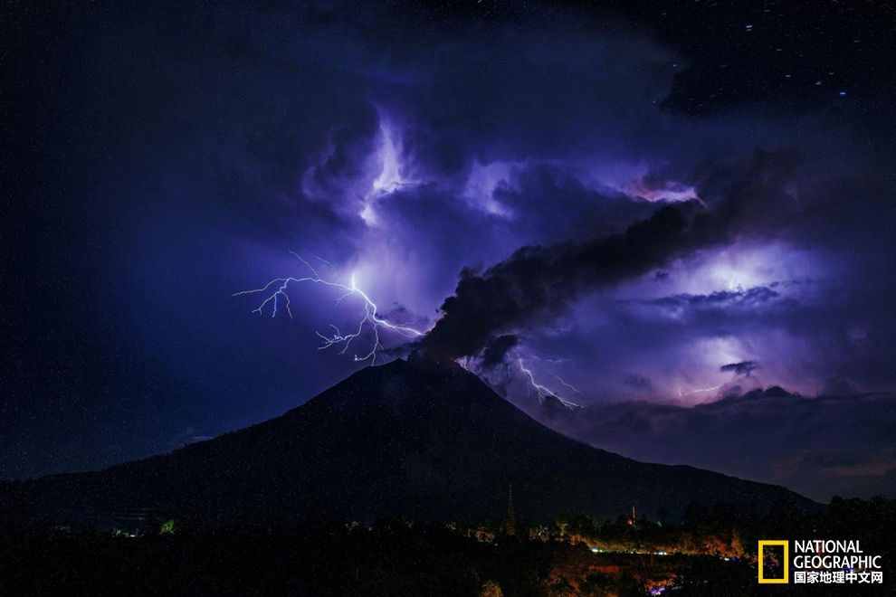 印尼三座火山齐爆发! 这个世界还会好吗？