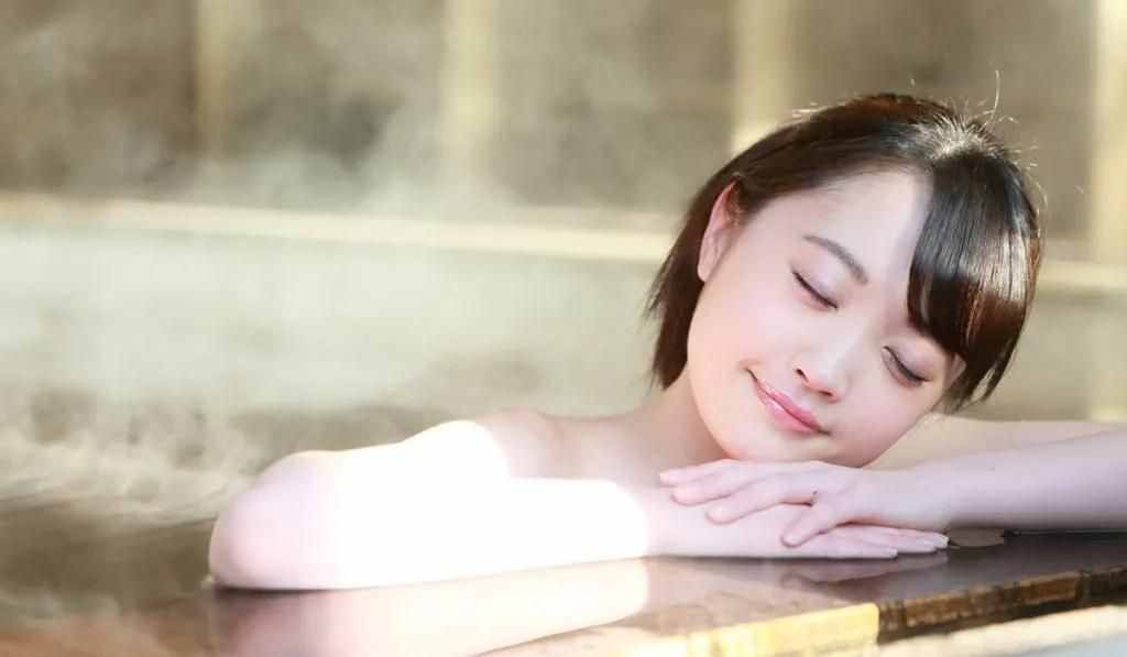 日本人泡温泉真的能“男女同浴”吗？他们还有哪些温泉礼仪？