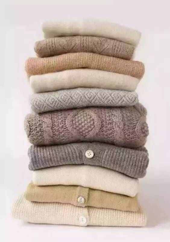 不到两千，给全家人都买件鄂尔多斯羊绒衫丨比拥抱更暖，比亲吻更软