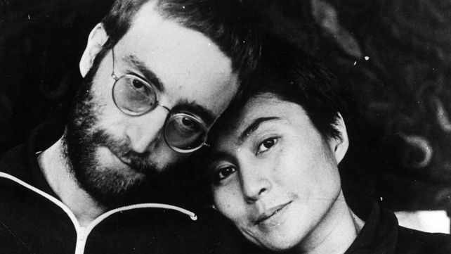 枪杀约翰·列侬40年后凶手道歉，小野洋子拒不接受：眼镜上的血迹至今未擦