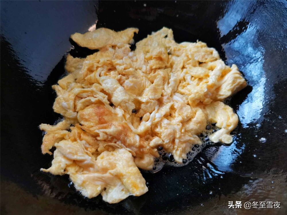 干黄花菜怎样做好吃，和这两种食材是绝配，清淡味美还营养