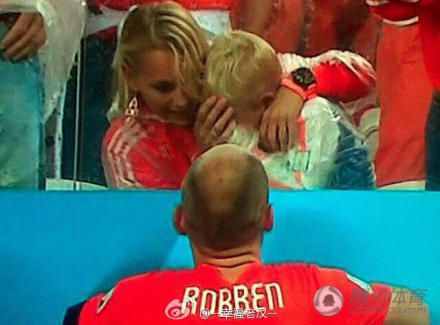 罗克：罗本儿子的眼泪 流出荷兰伤心的雨