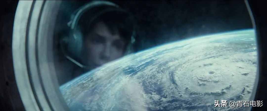 被夸上天的《地心引力》，卡梅隆捧它为：有史以来最好的太空片