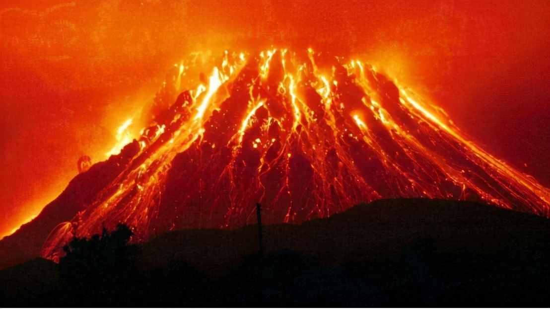 200年喷发35次！这个火山已威胁人类，未来50万年持续喷发