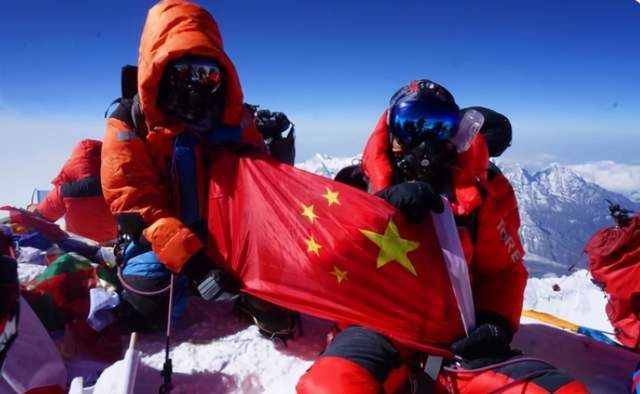 美国学者：看不懂中国，一只脚就能迈过去的山，中国人却不敢登？