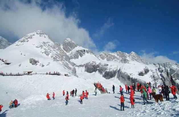 世界第一高峰早已被成功登顶，为何5596米的玉龙雪山却无人登顶