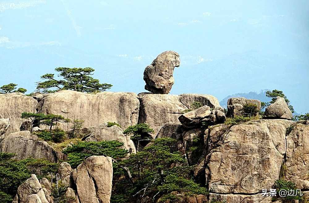 黄山奇石：“梦笔生花”，“猴子望太平”