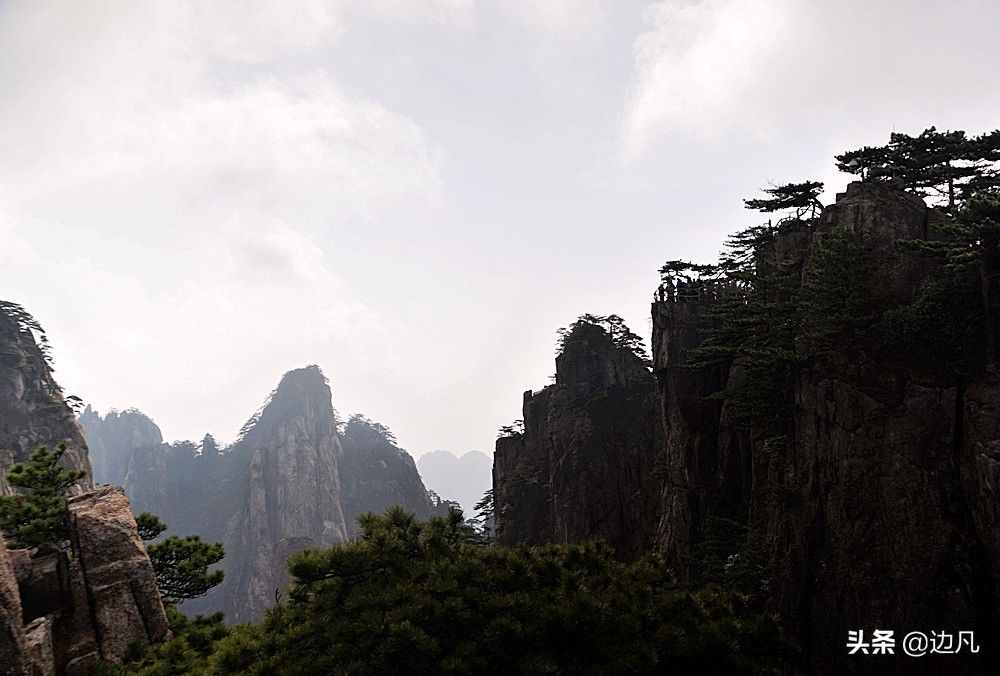 黄山奇石：“梦笔生花”，“猴子望太平”