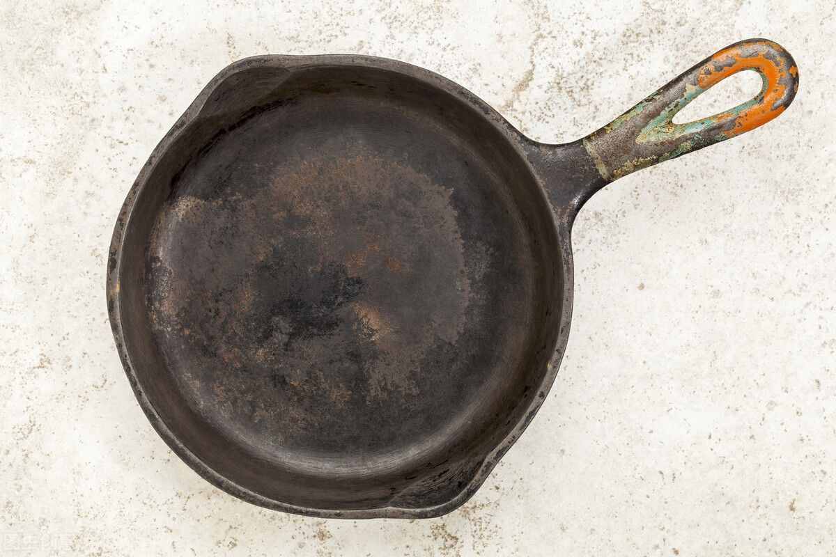家里铁锅生锈怎么去除？搞明白生锈原因，去除它们并不难