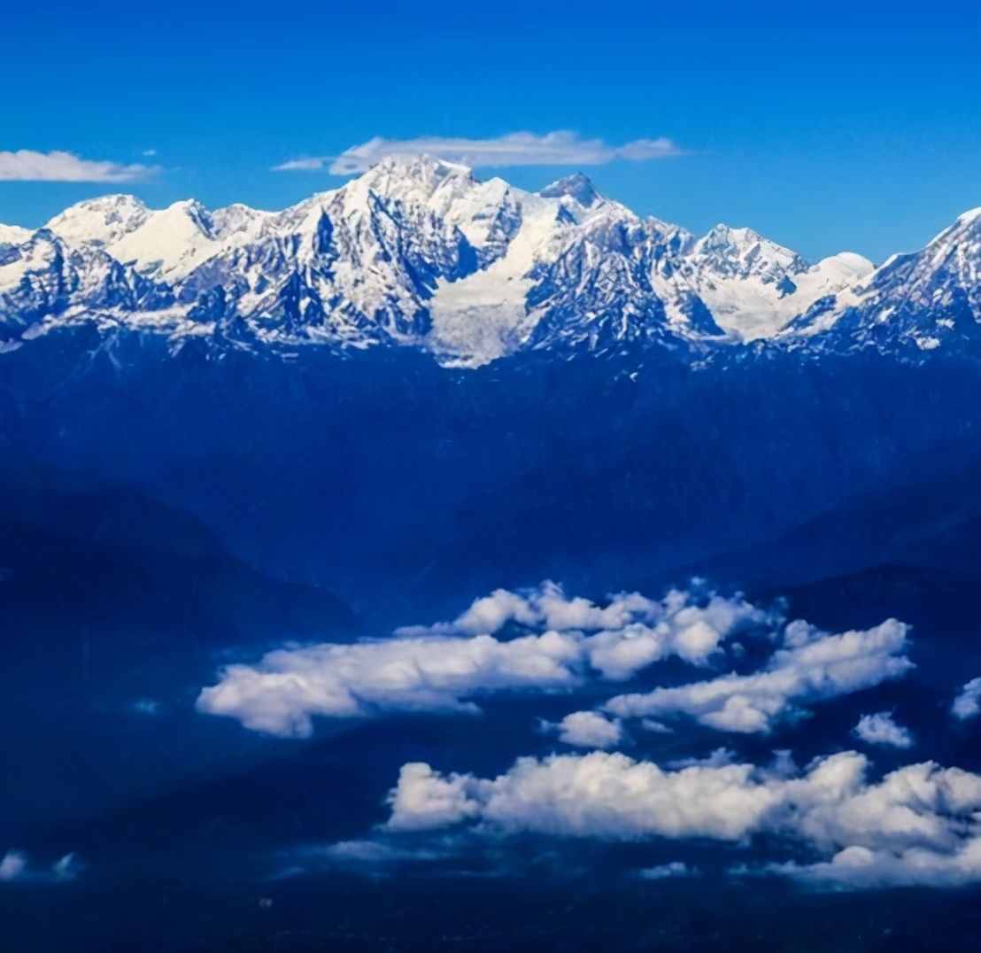 珠穆朗玛峰一直都在长个子，它现在到底多高？对藏区有什么影响？