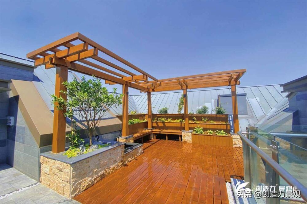 家里有个露台，想做成屋顶花园不知道该怎么做？讲究着呢