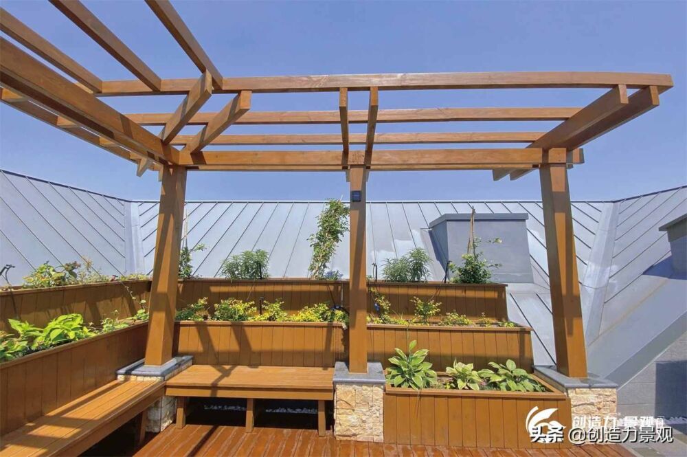 家里有个露台，想做成屋顶花园不知道该怎么做？讲究着呢