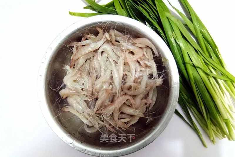 韭菜炒小河虾：鲜香味美，下饭又补钙