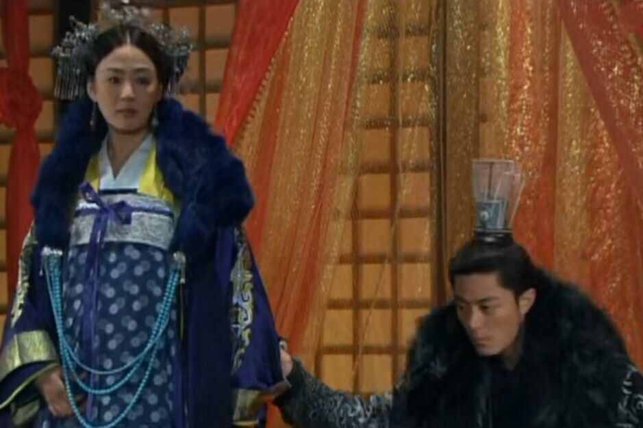 《倾世皇妃》马湘云深爱刘连城，为什么在大婚时却要用力推开他？