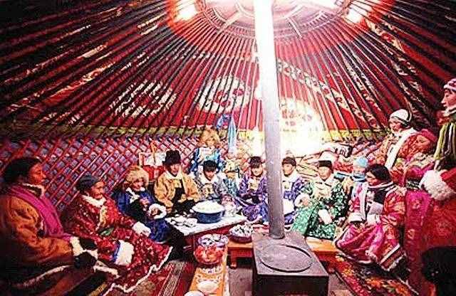 蒙古族习俗（五）——蒙古族的节日、祭日和竞技活动