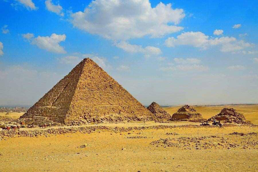 埃及金字塔：被誉为世界七大奇迹之一，值得向往