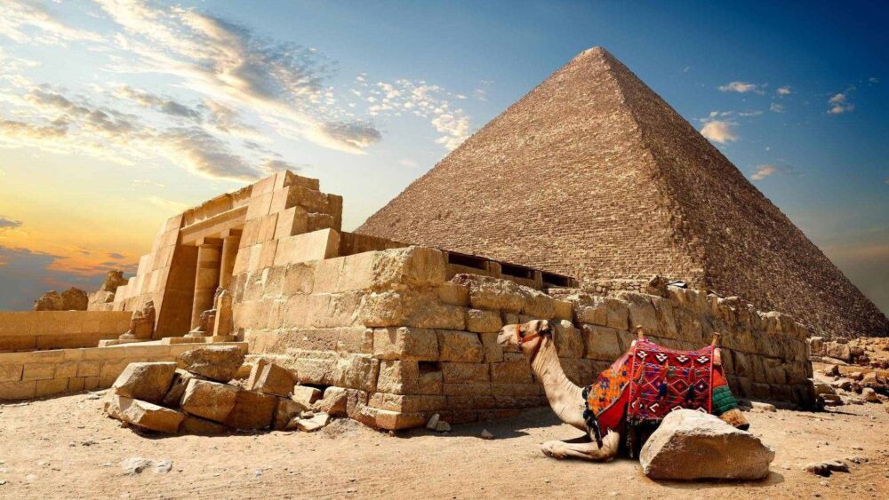 埃及金字塔：被誉为世界七大奇迹之一，值得向往
