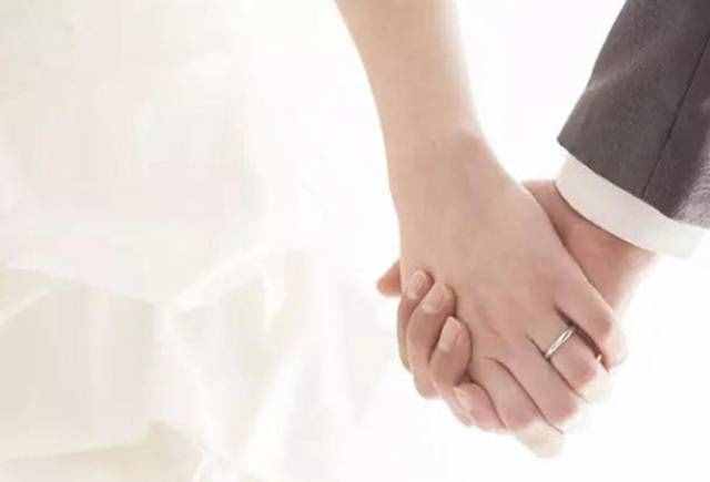 婚戒应该如何正确佩戴？
