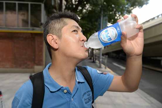 盐汽水在上海比可乐还受欢迎，国企劳保物资竟成90后新宠