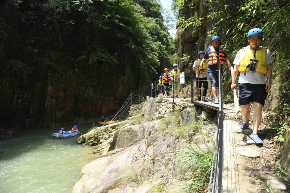 浙江安吉：美丽乡村迎来暑期旅游季