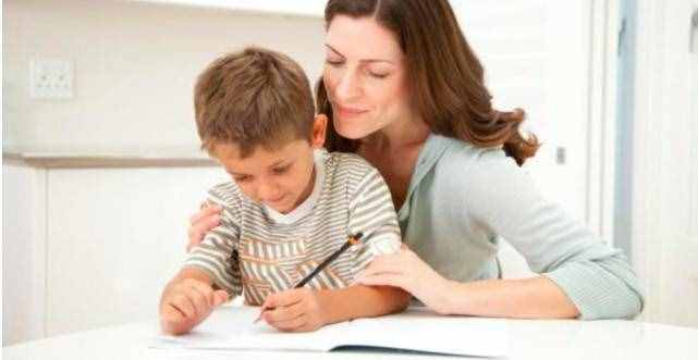 家庭作业不该成为家庭不和谐的导火索，值得父母学习！