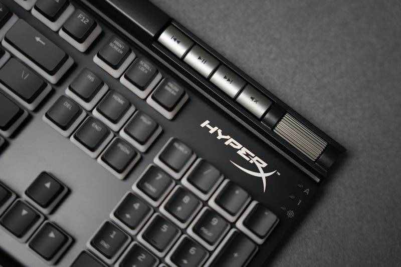 挖藕，上限内卷的顶级灯效！HyperX阿洛伊精英2代机械键盘评测