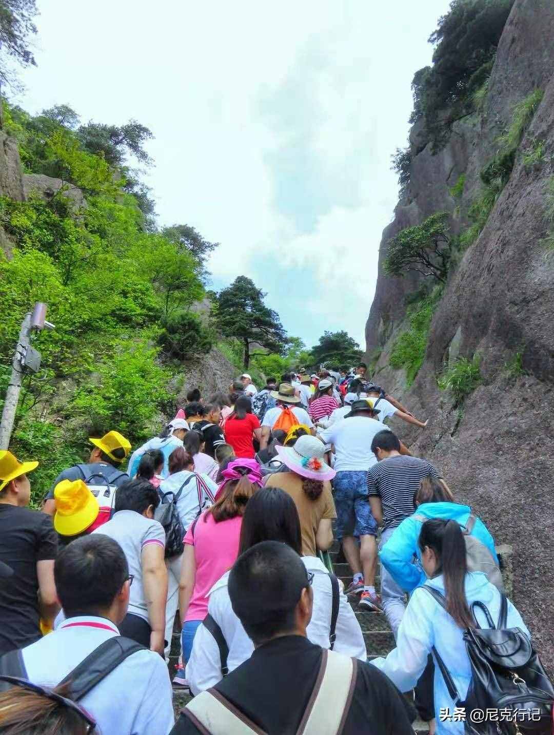 “五岳归来不看山，黄山归来不看岳”，因为一句话踏上黄山之巅