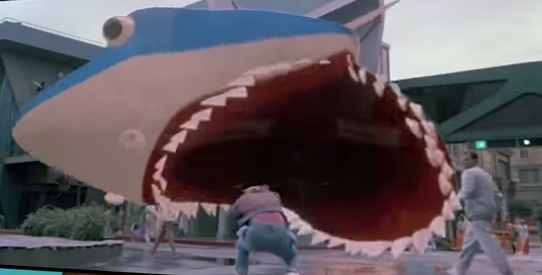 GTA4自由城之章彩蛋合集 路过偶遇大白鲨