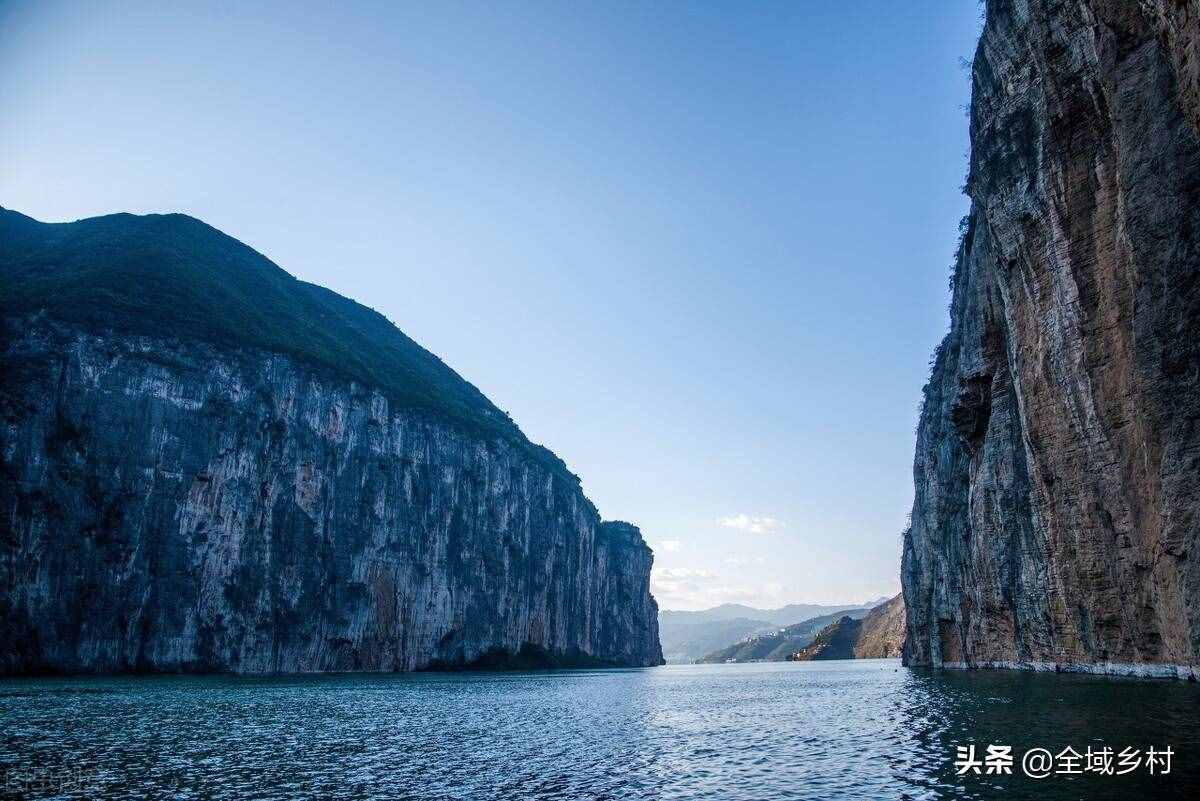 有水的峡谷，往往以三峡自称，我们经常说的“三峡”到底是哪三峡